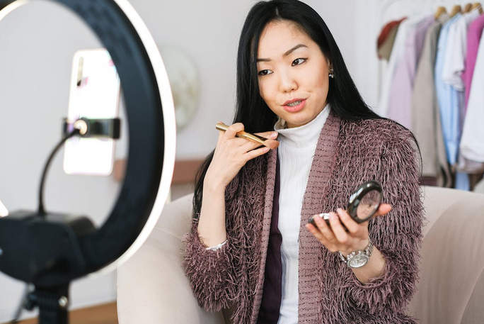 White Hat Tricks for Better Audience Engagement With Live Streaming